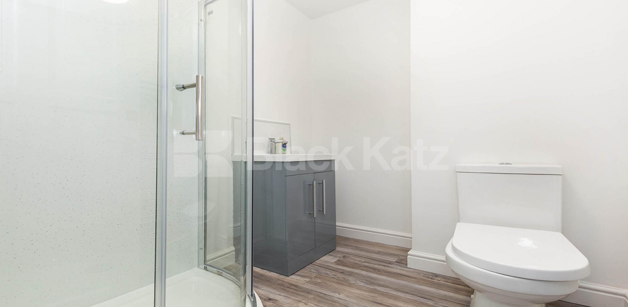 Newly refurbished 3 bed with luxury kitchen and 3 bathrooms Clarence Gardens, Camden / Euston